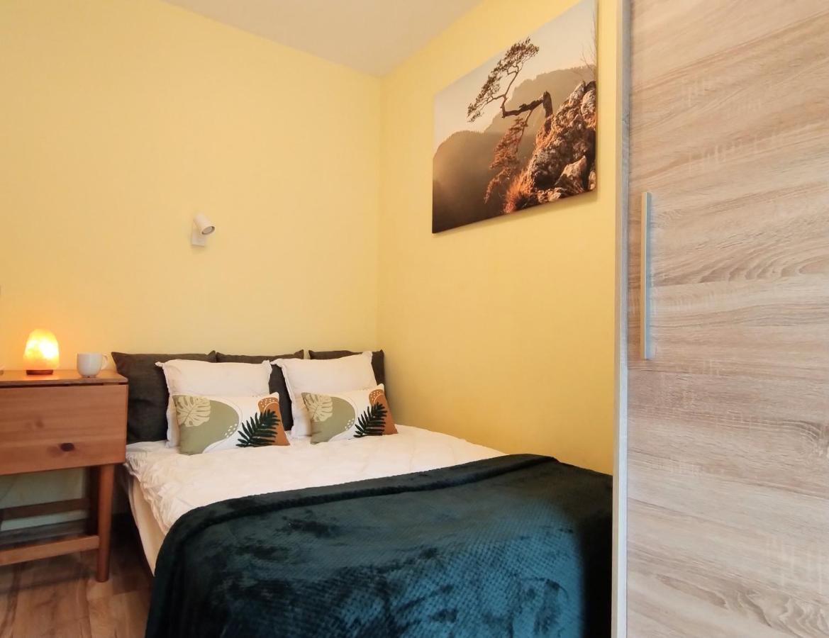 Yellow Apartment Wieliczka Eksteriør billede