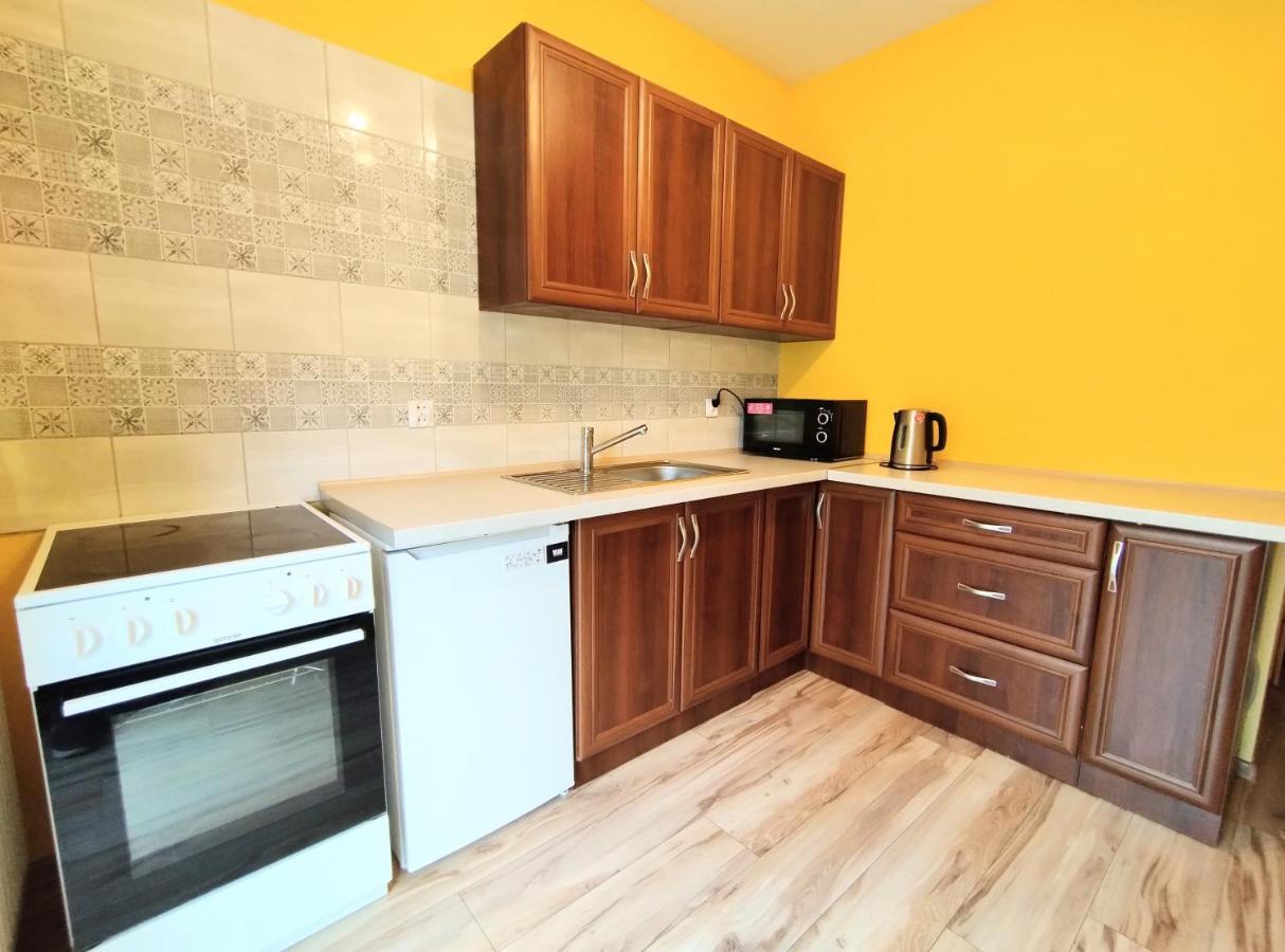 Yellow Apartment Wieliczka Eksteriør billede